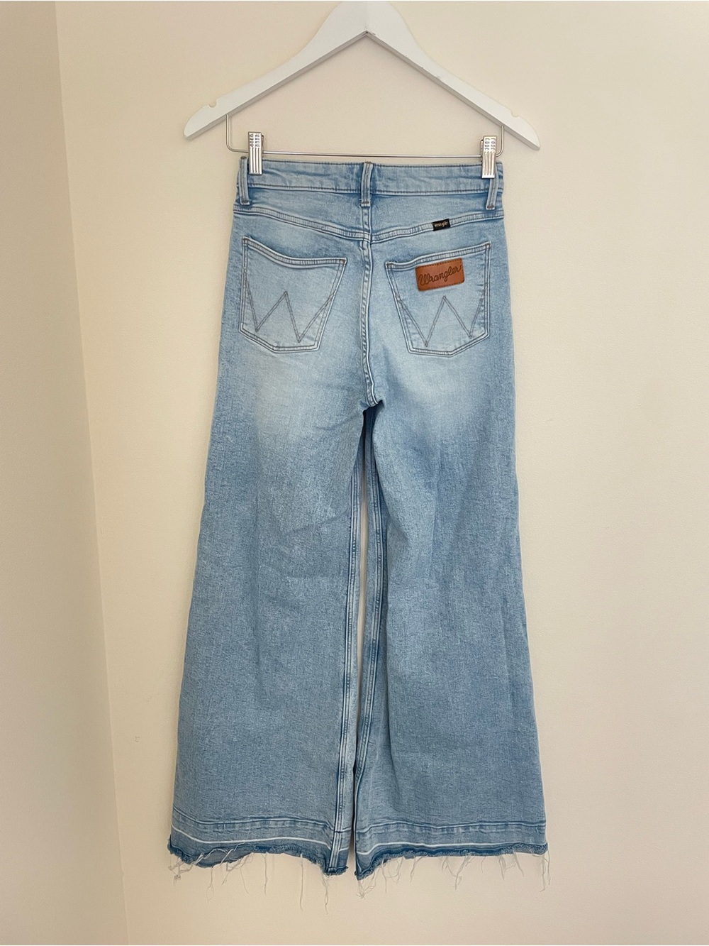 Wrangler Oasis Released Hem High Rise Wide Leg Jeans in Size 26 - Picture 7 of 7